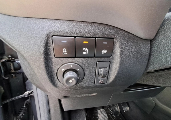 Citroen Berlingo cena 36900 przebieg: 121484, rok produkcji 2017 z Poznań małe 277